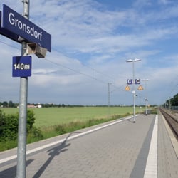 S-Bahnhof Gronsdorf - Das Schönste an diesem Bahnhof ist die Landschaft danach (Blick stadtauswärts)