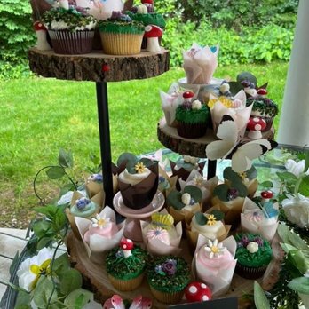 Diamond Hill Vineyards - Yummy cupcakes - Wineries Near Me - Cumberland, Rhode Island