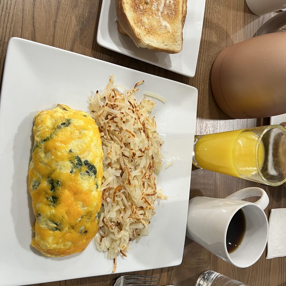 The Eggbreak Cafe - Spinach mushroom cheddar omelette - Breakfast & Brunch Near Me - Chippewa Falls, Wisconsin The Eggbreak Cafe - Spinach mushroom cheddar omelette - Breakfast & Brunch Near Me - Chippewa Falls, Wisconsin