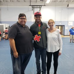 The Belle Center - Lorenzo Alexander's ACES Foundation Event 2018, Lorenzo himself & Red Cross volunteers