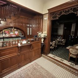 Redstone Inn - Entrance hallway
