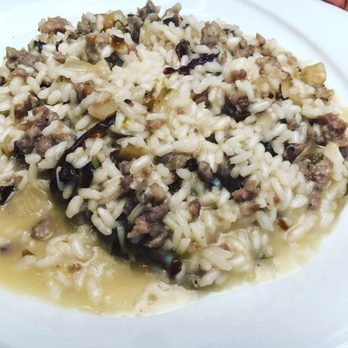 Enoteca Ca' de' Vén - Risotto with sausage and radicchio - Wine Bars Near Me - Ravenna, RA Enoteca Ca' de' Vén - Risotto with sausage and radicchio - Wine Bars Near Me - Ravenna, RA