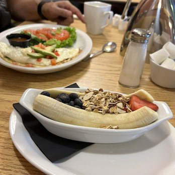 Le Peep Cafe - Breakfast Banana Split & Colorado Omelette - Breakfast & Brunch Near Me - San Antonio, Texas Le Peep Cafe - Breakfast Banana Split & Colorado Omelette - Breakfast & Brunch Near Me - San Antonio, Texas