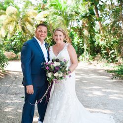 Marathon Florist, Inc. - Beautiful flowers for our wedding by Marathon Florist!