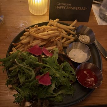 Earls Kitchen + Bar - Steak Frites meal - New American Near Me - Nashville, Tennessee Earls Kitchen + Bar - Steak Frites meal - New American Near Me - Nashville, Tennessee
