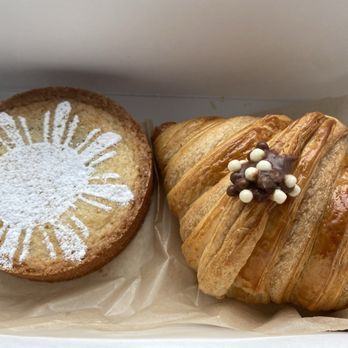 Kasama - Ube And Huckleberry Basque Cake & Chocolate Croissant - Filipino Near Me - Chicago, Illinois Kasama - Ube And Huckleberry Basque Cake & Chocolate Croissant - Filipino Near Me - Chicago, Illinois