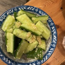 Garlic cucumbers very refreshing Garlic cucumbers very refreshing