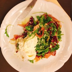 Osteria da Clara - Büffelmozarella, Procciutto, Rucola, Olivenöl