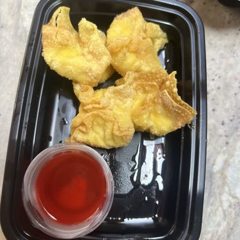 Chamber Red Chinese Bistro - Crab Rangoons (4) - Chinese Near Me - Saint Charles, Illinois