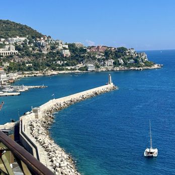 La Colline du Chateau - Port of Nice - Landmarks & Historical Buildings Near Me - Nice, 06 La Colline du Chateau - Port of Nice - Landmarks & Historical Buildings Near Me - Nice, 06