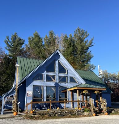 Liquid Art Restaurant by null