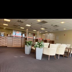 U Bascom Palmer Eye Institute - Main Waiting room