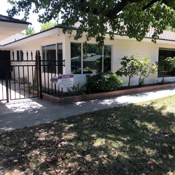 Nick's Painting - The house looks so nice and clean with its new paint. - Painters Near Me Nick's Painting - The house looks so nice and clean with its new paint. - Painters Near Me