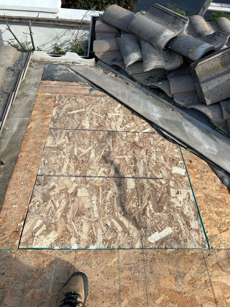 Slide of PALACIO Roofing