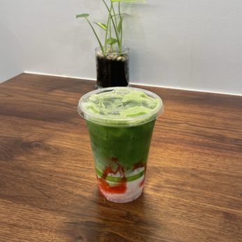 Kaizen & Coffee - Strawberry matcha - Coffee & Tea Near Me - San Mateo, California Kaizen & Coffee - Strawberry matcha - Coffee & Tea Near Me - San Mateo, California