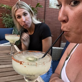 Amor y Tequila - Mexican Near Me - Chicago, Illinois