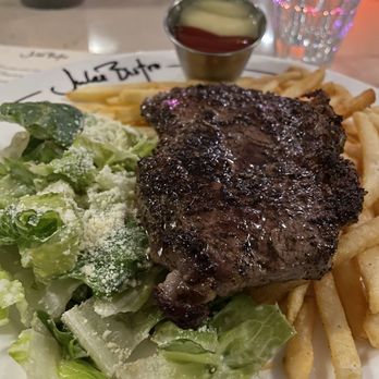 Jules Bistro - Steak frites - French Near Me - Toronto, Ontario