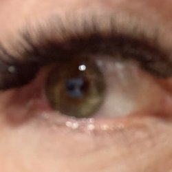 Elle Nails & Spa - Neuanlage Volumen LIGHT und kurze Wimpern