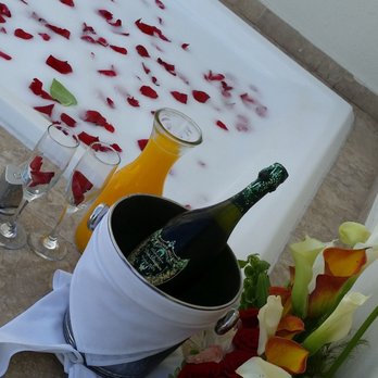 Privilege Aluxes - Room with the jacuzzi on the balcony - Hotels Near Me - Isla Mujeres, ROO