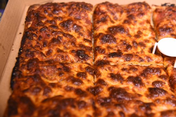 Golden Boy Pizza by null