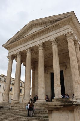 Maison Carrée by null