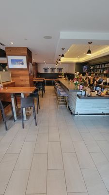 Klassics Kitchen + Cocktails by null