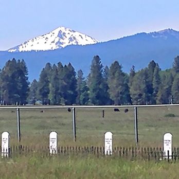 Fort Klamath Museum - Gravesite - Museums Near Me - Fort Klamath, Oregon