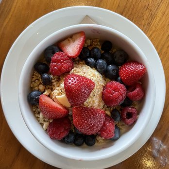 Barrel & Bushel - Yogurt with Granola and Fruit - Bars Near Me - Tysons Corner, Virginia Barrel & Bushel - Yogurt with Granola and Fruit - Bars Near Me - Tysons Corner, Virginia