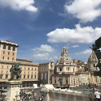 Piazza Venezia - Landmarks & Historical Buildings Near Me - Rome, RM