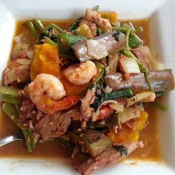 Max's Restaurant - Dillingham - Pinakbet~ - Filipino Near Me - Honolulu, Hawaii
