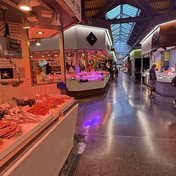 Mercat de Sant Antoni - Farmers Market Near Me - Barcelona, B Mercat de Sant Antoni - Farmers Market Near Me - Barcelona, B
