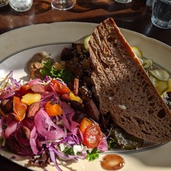 Café Holmen - Meat sandwich w side salad