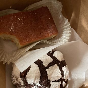 Simple Delights - Butter mochi and chocolate crinkle cookie. - Ice Cream & Frozen Yogurt Near Me - San Mateo, California