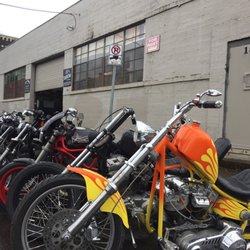 Dirty Hands Garage - Rain or shine!