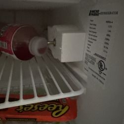 Park 116 - Knob in fridge missing had to guess for cold. Guessed wrong,