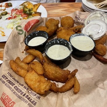 Chili's - Awesome Blossom Petals & Fried Pickles - American Near Me - Zephyrhills, Florida