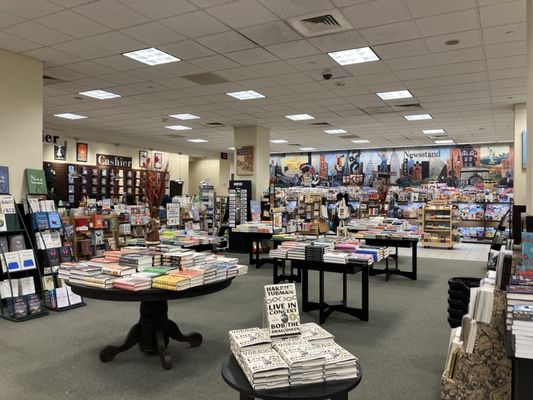 Barnes & Noble by null