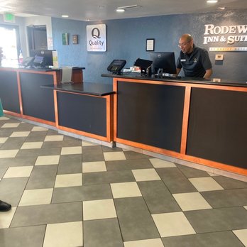 Rodeway Inn & Suites - Hotels Near Me - Needles, California Rodeway Inn & Suites - Hotels Near Me - Needles, California