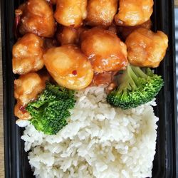 Blossom Asian Bistro - General tsos chicken