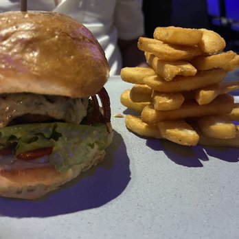 Costa Azul - Costa burger - Peruvian Near Me - Carolina, Puerto Rico