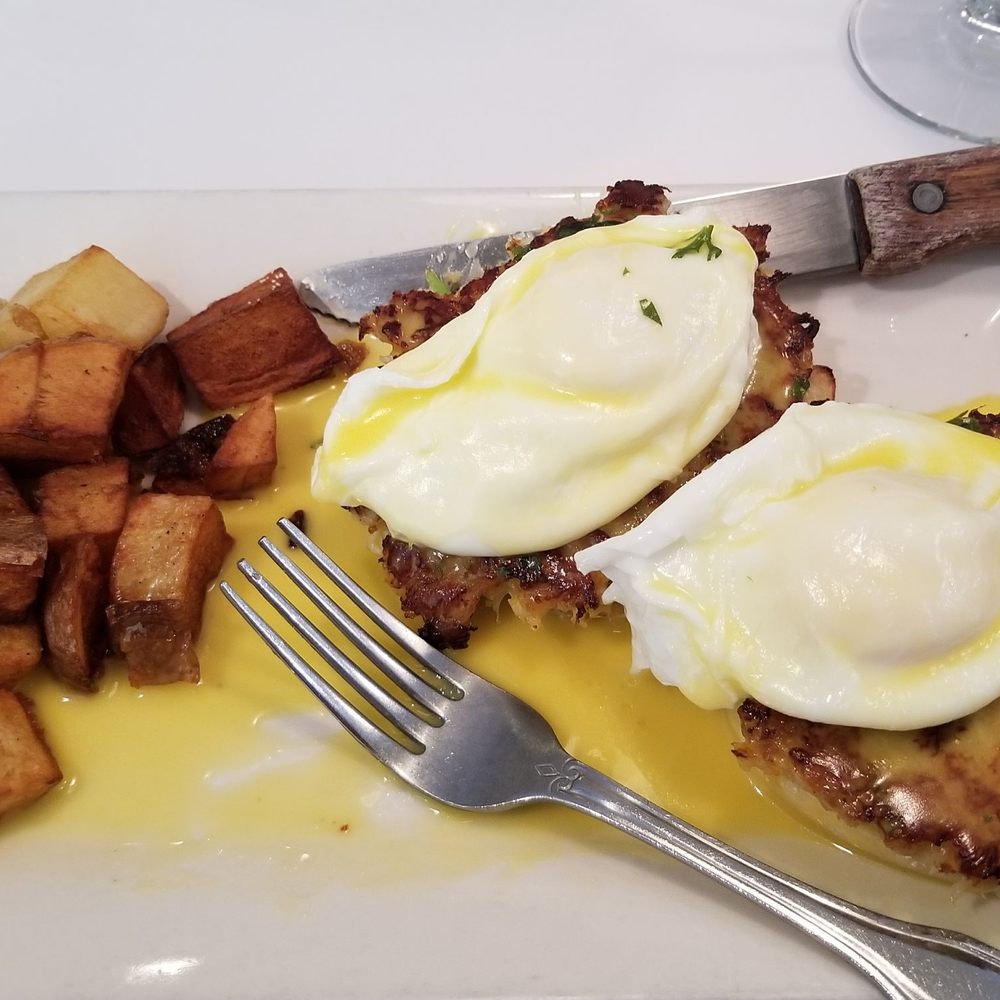 Lemon Tree - The Crab Cakes Eggs Benedict. So Fresh!! - Breakfast & Brunch Near Me - Vero Beach, Florida Lemon Tree - The Crab Cakes Eggs Benedict. So Fresh!! - Breakfast & Brunch Near Me - Vero Beach, Florida