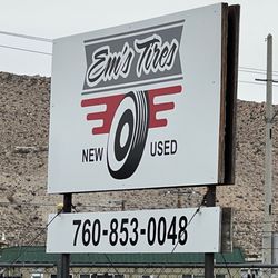 Em's Tires - Sign