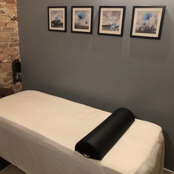 Urban Care Chiropractic - Physical Therapy Room - Chiropractors Near Me - Chicago, Illinois Urban Care Chiropractic - Physical Therapy Room - Chiropractors Near Me - Chicago, Illinois