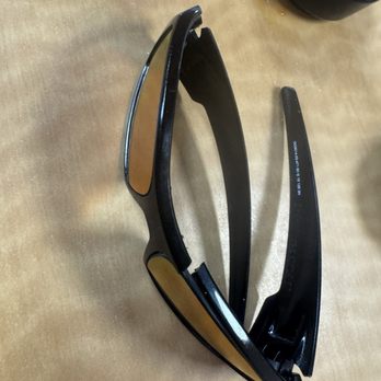 GlassesUSA - Frame broken - Sunglasses Near Me - Natick, Massachusetts GlassesUSA - Frame broken - Sunglasses Near Me - Natick, Massachusetts
