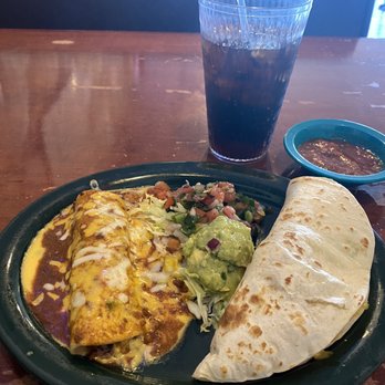 Los Reyes Mexican Grill - Lunch Julian's Plate - Tex-Mex Near Me - Austin, Texas Los Reyes Mexican Grill - Lunch Julian's Plate - Tex-Mex Near Me - Austin, Texas