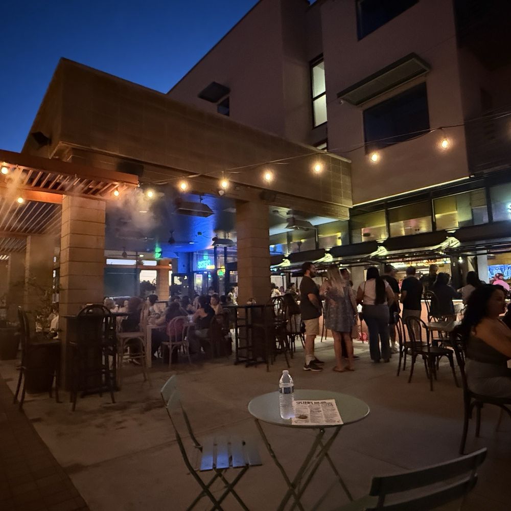 Sisters - Outdoor patio - Italian Near Me - Tucson, Arizona