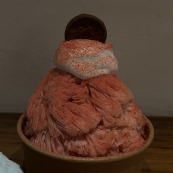 mewame - strawberry - Shaved Ice Near Me - West Hollywood, California