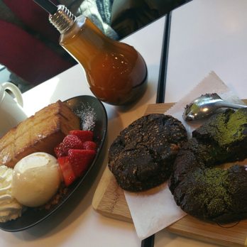 Spot Dessert Bar - Golden Toast, Nutella cookie, Macha Lava cookie & bubble tea in an cool light bulb - Desserts Near Me - Flushing, New York Spot Dessert Bar - Golden Toast, Nutella cookie, Macha Lava cookie & bubble tea in an cool light bulb - Desserts Near Me - Flushing, New York