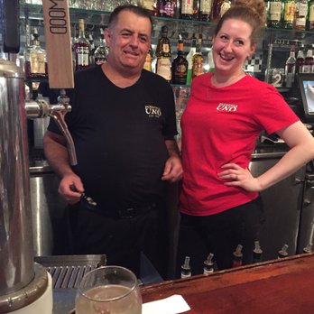 Pizzeria Uno - Pizza Near Me - Chicago, Illinois