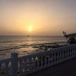 Ciao - Sonnenuntergang beim Restaurant